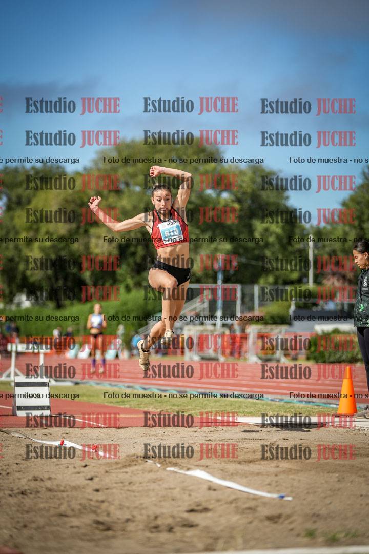 Fotos del salto en largo de mujeres