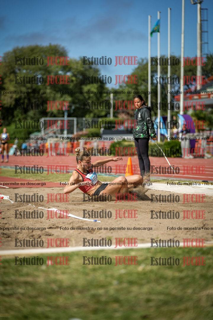 Fotos del salto en largo de mujeres