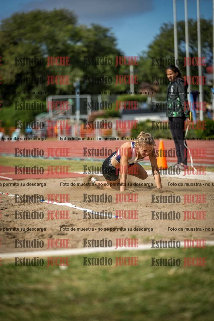 Fotos del salto en largo de mujeres