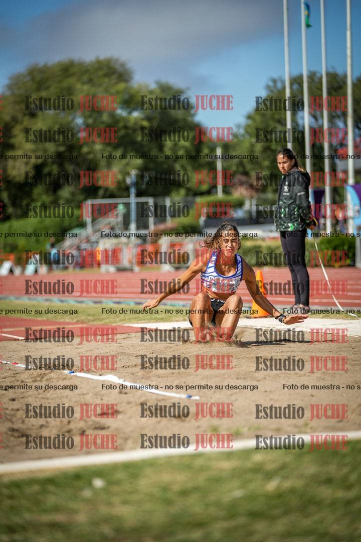 Fotos del salto en largo de mujeres