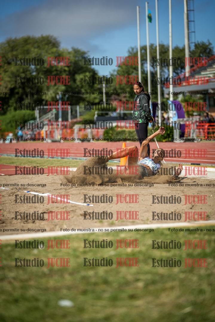 Fotos del salto en largo de mujeres