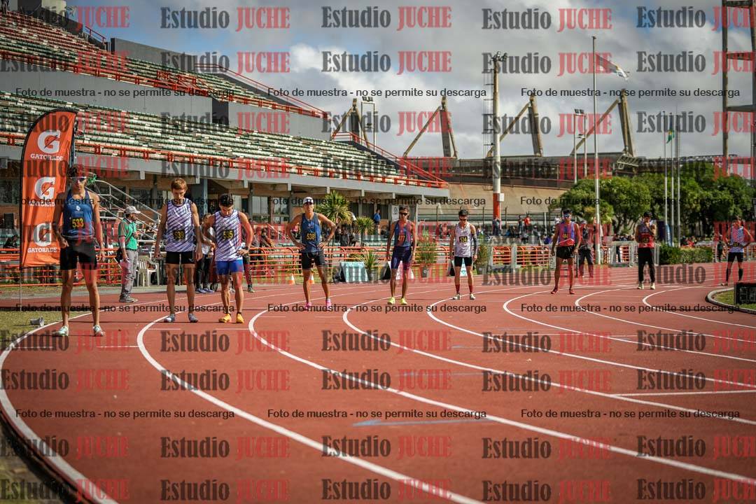 Fotos de los 800 m llanos de varones