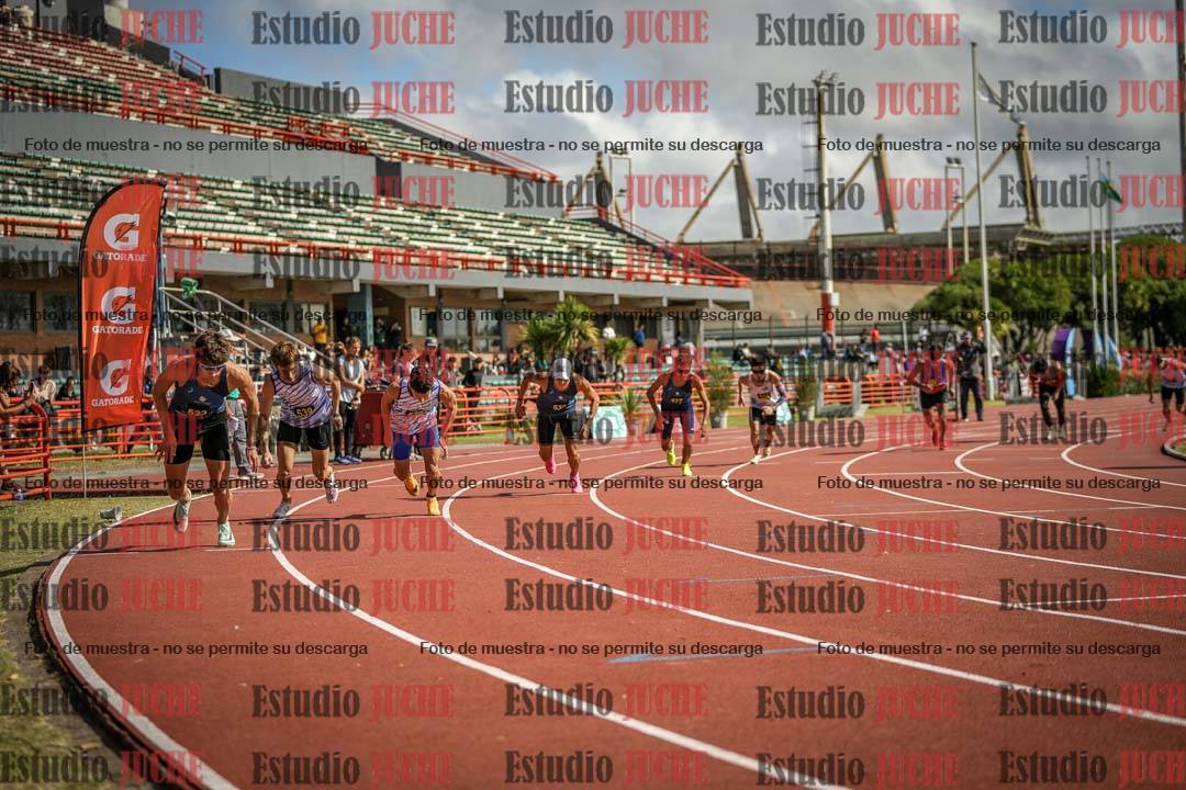 Fotos de los 800 m llanos de varones