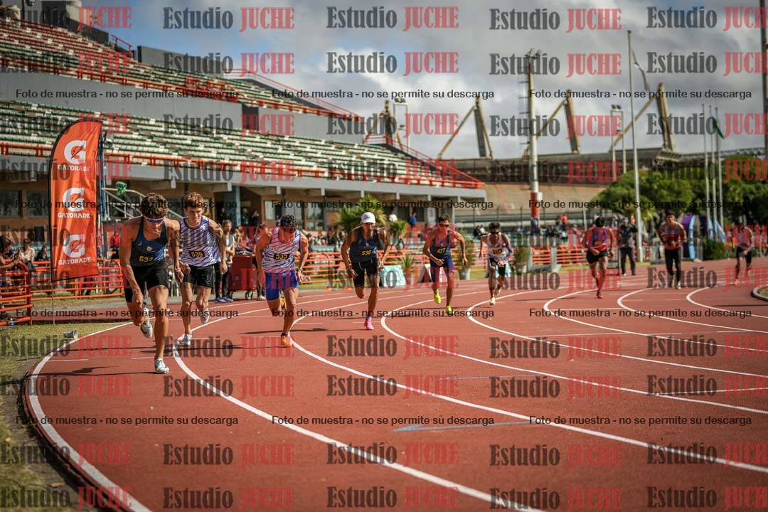 Fotos de los 800 m llanos de varones