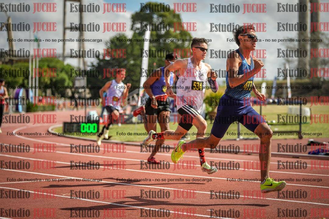 Fotos de los 800 m llanos de varones
