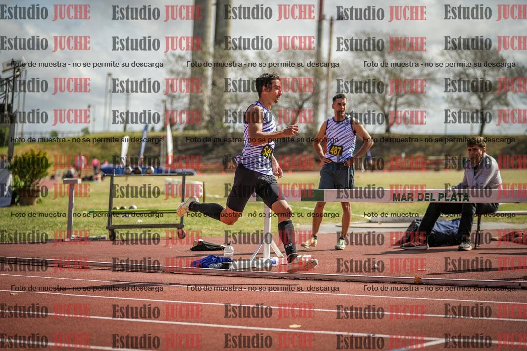 Fotos de los 800 m llanos de varones