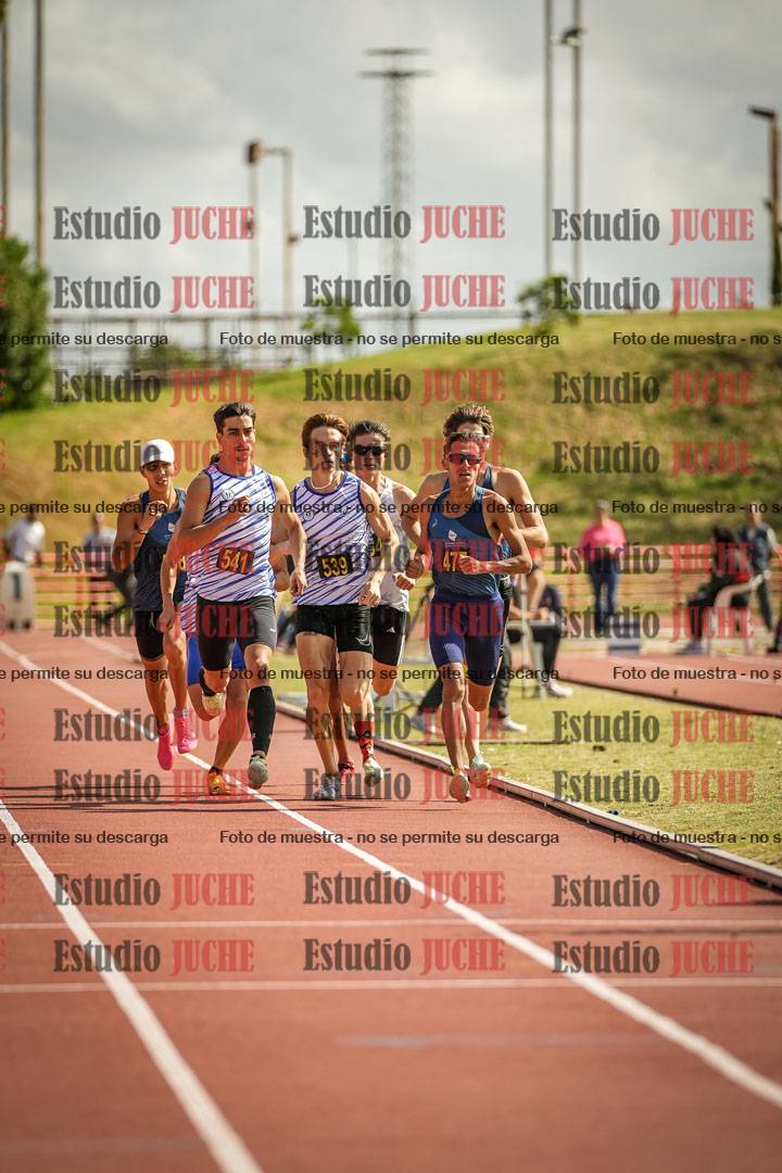 Fotos de los 800 m llanos de varones