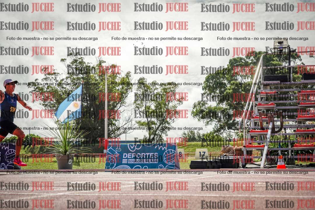Fotos de los 800 m llanos de varones