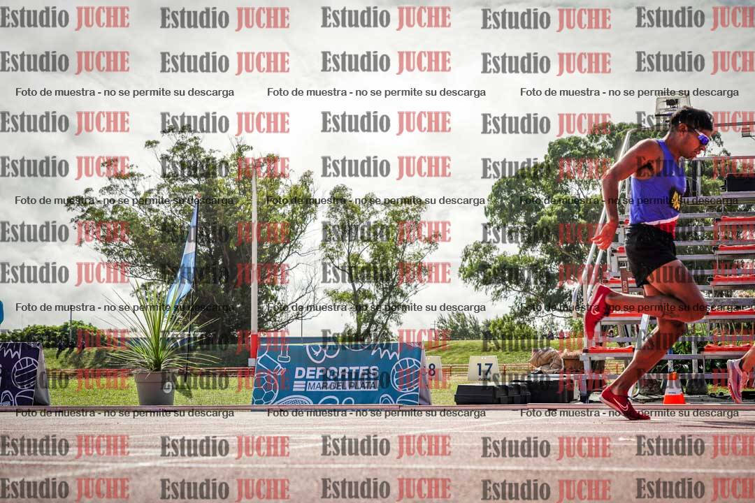 Fotos de los 800 m llanos de varones