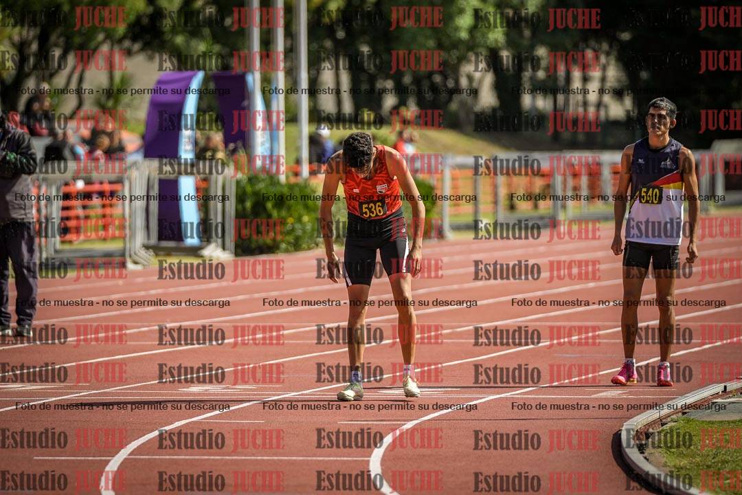 Fotos de los 800 m llanos de varones