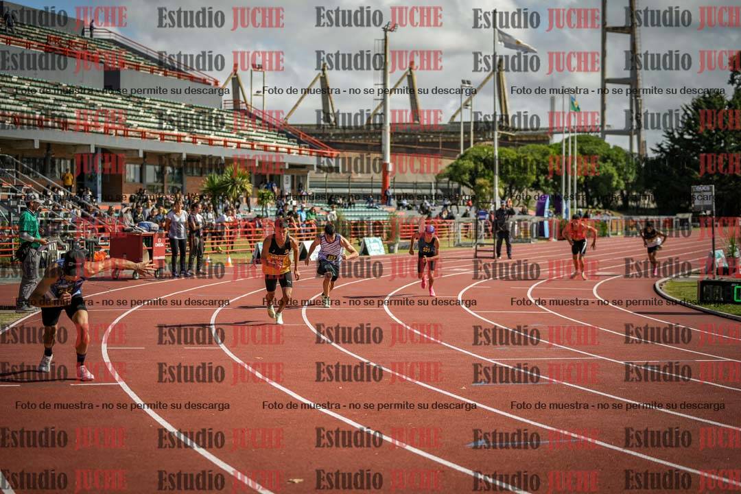 Fotos de los 800 m llanos de varones