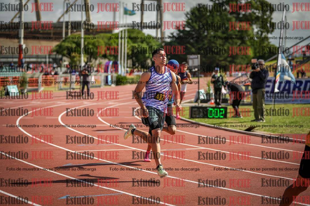 Fotos de los 800 m llanos de varones