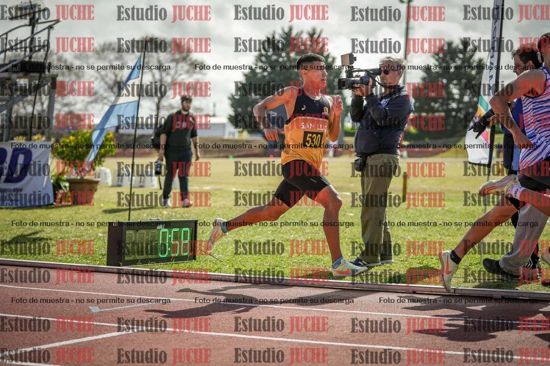 Fotos de los 800 m llanos de varones