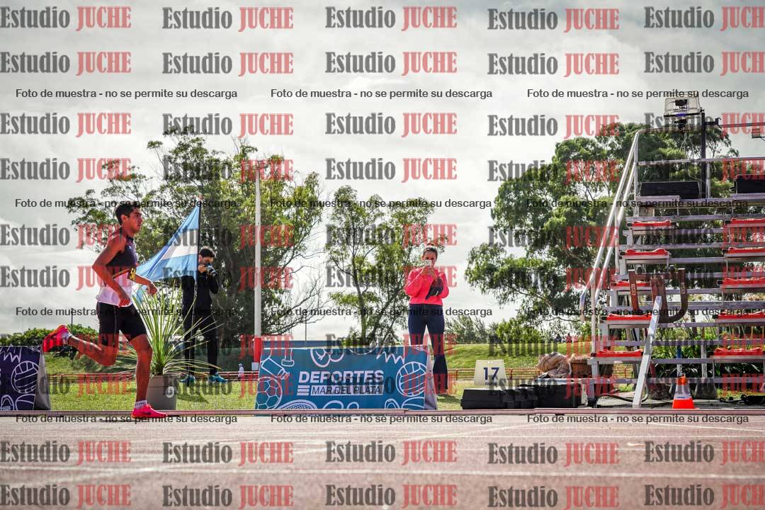 Fotos de los 800 m llanos de varones