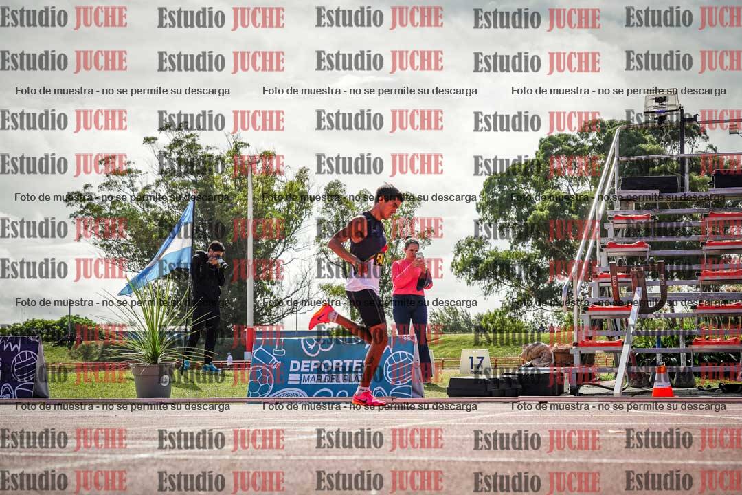 Fotos de los 800 m llanos de varones