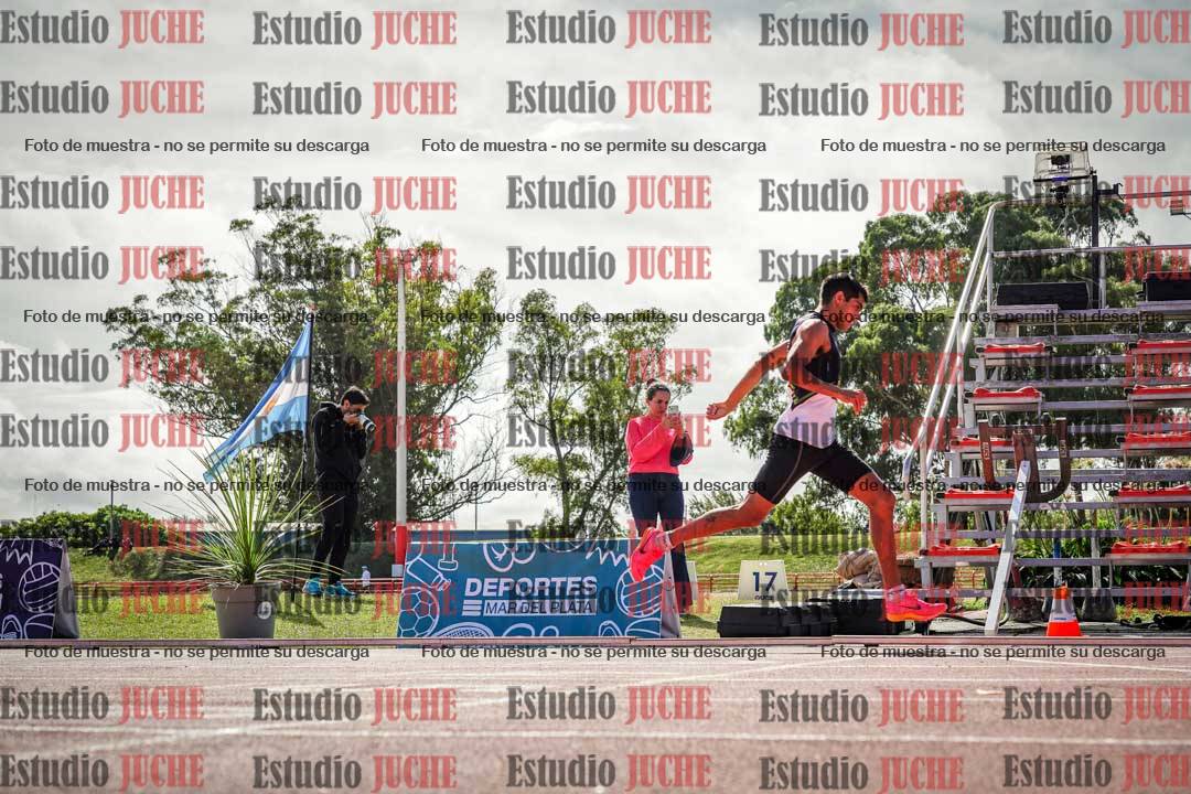 Fotos de los 800 m llanos de varones
