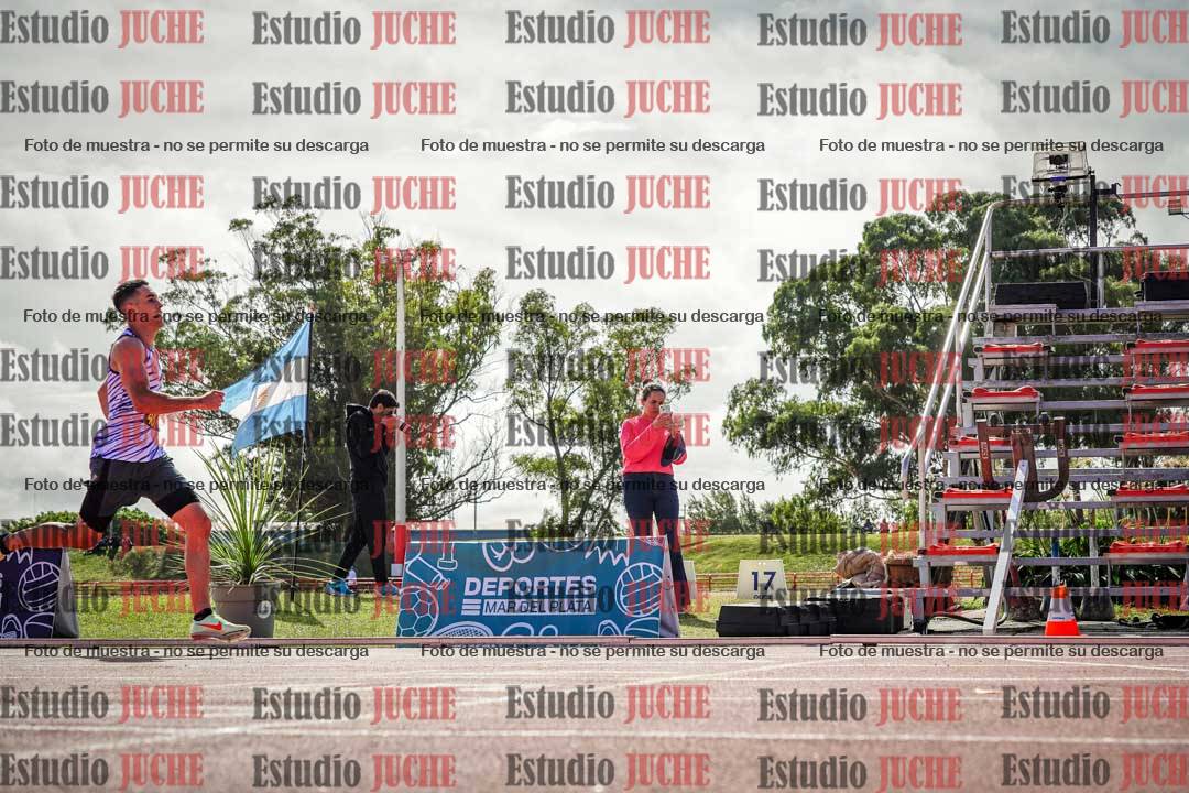 Fotos de los 800 m llanos de varones