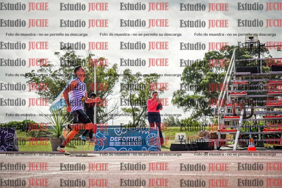 Fotos de los 800 m llanos de varones