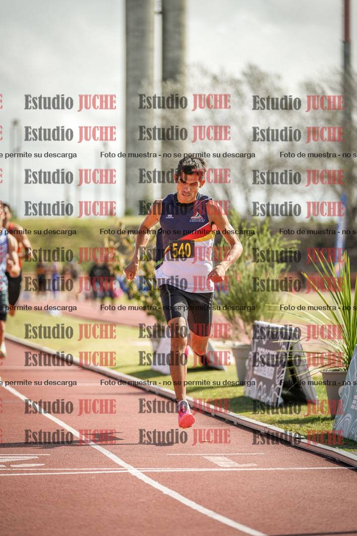 Fotos de los 800 m llanos de varones