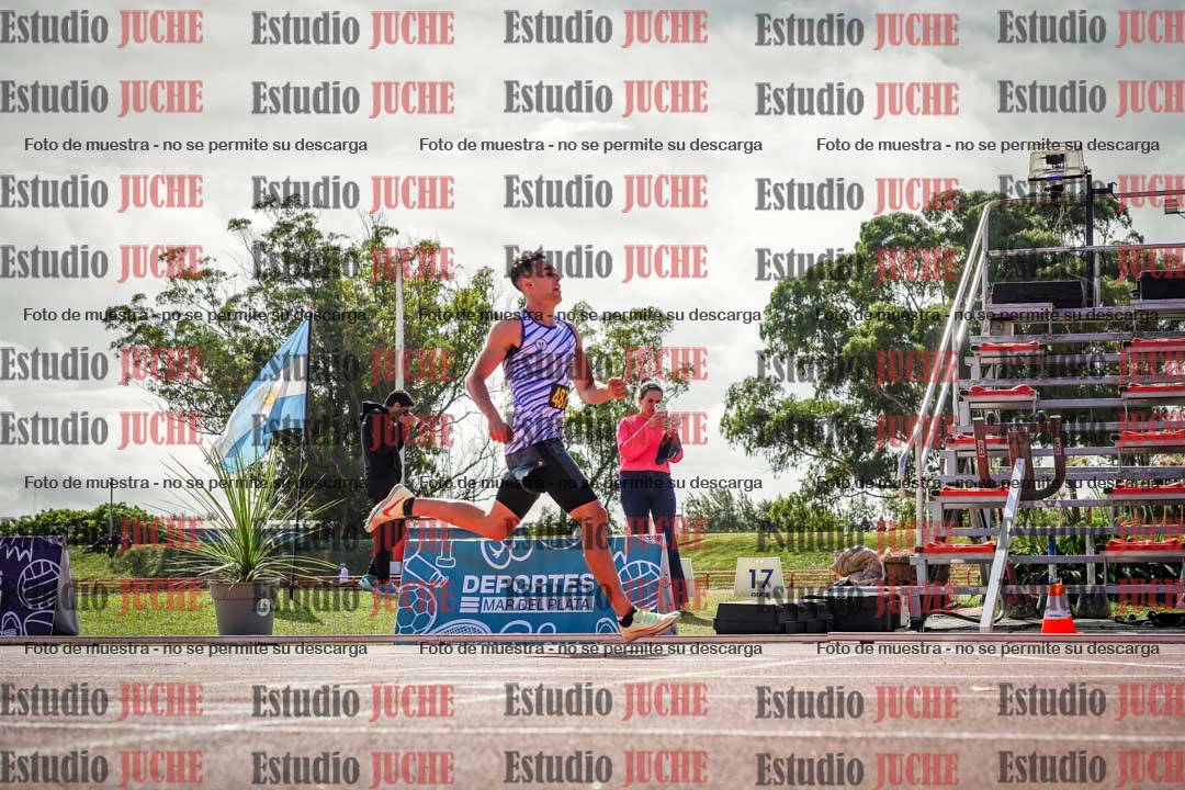 Fotos de los 800 m llanos de varones