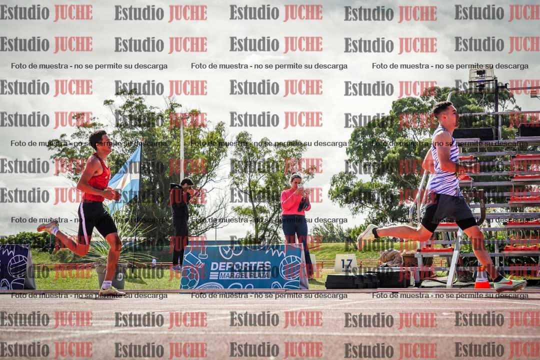 Fotos de los 800 m llanos de varones