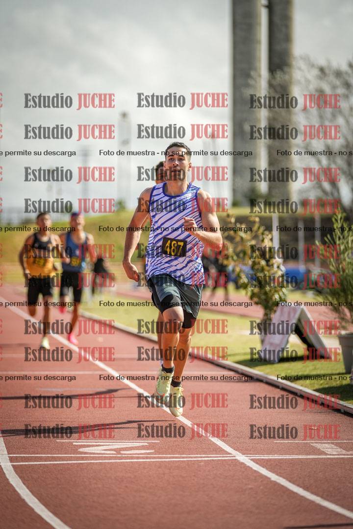 Fotos de los 800 m llanos de varones