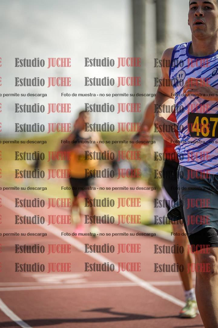 Fotos de los 800 m llanos de varones