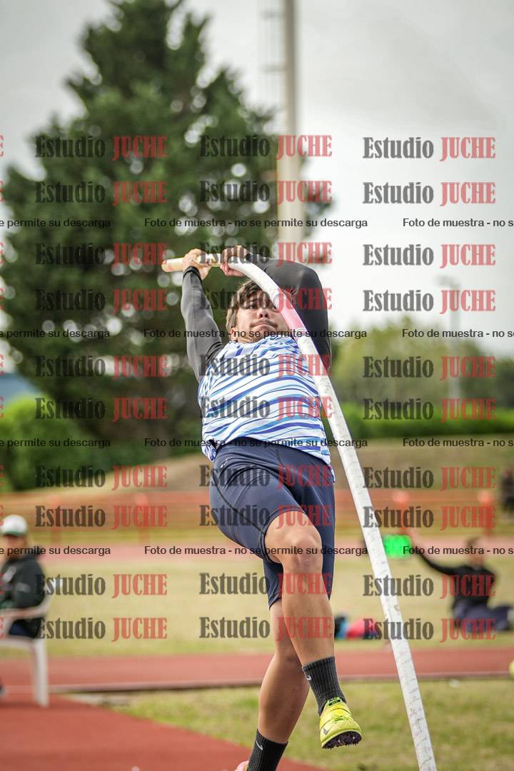 Fotos del salto con garrocha de varones