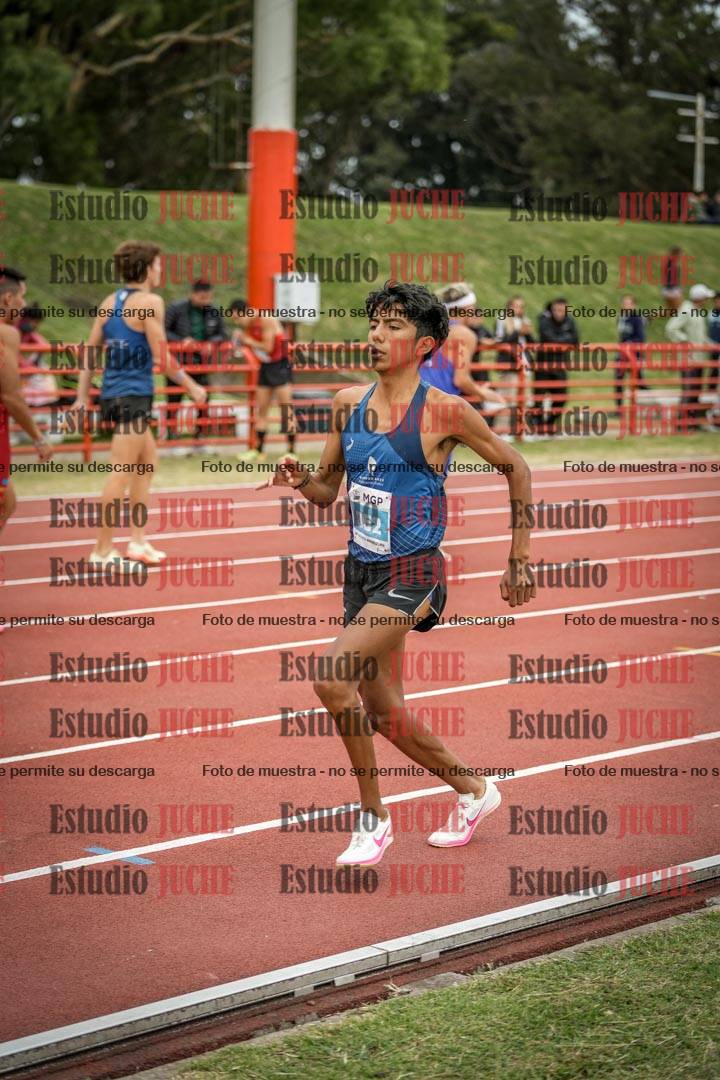 Fotos de los 3000 m con obstáculos de varones