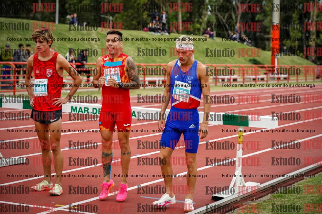Fotos de los 3000 m con obstáculos de varones