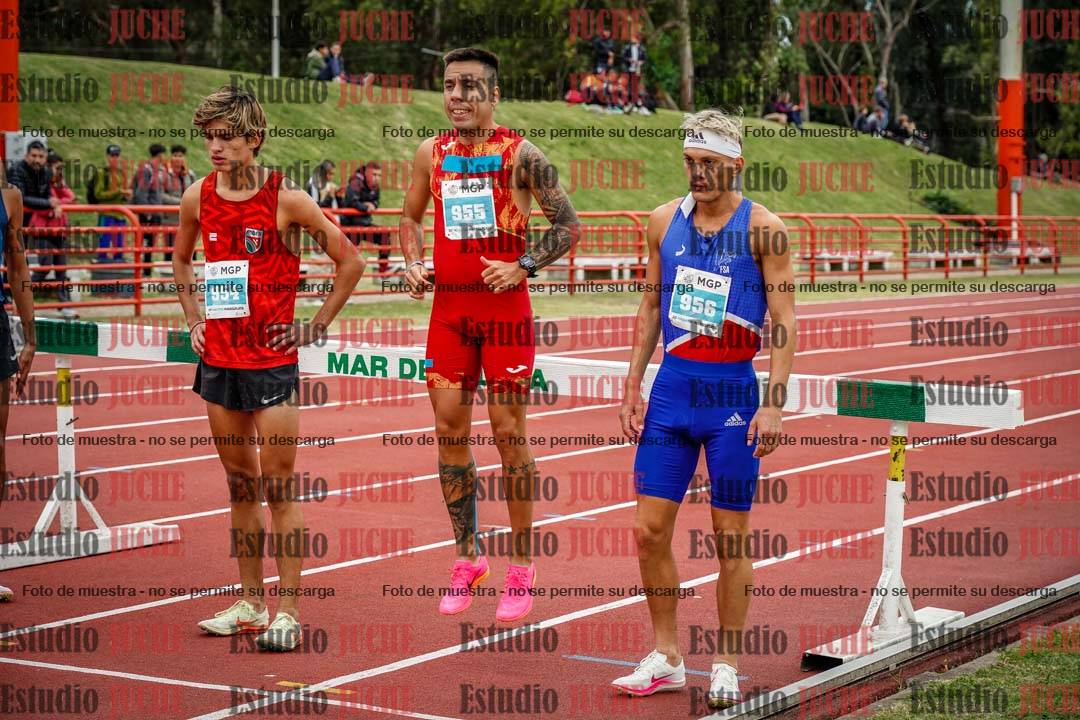 Fotos de los 3000 m con obstáculos de varones