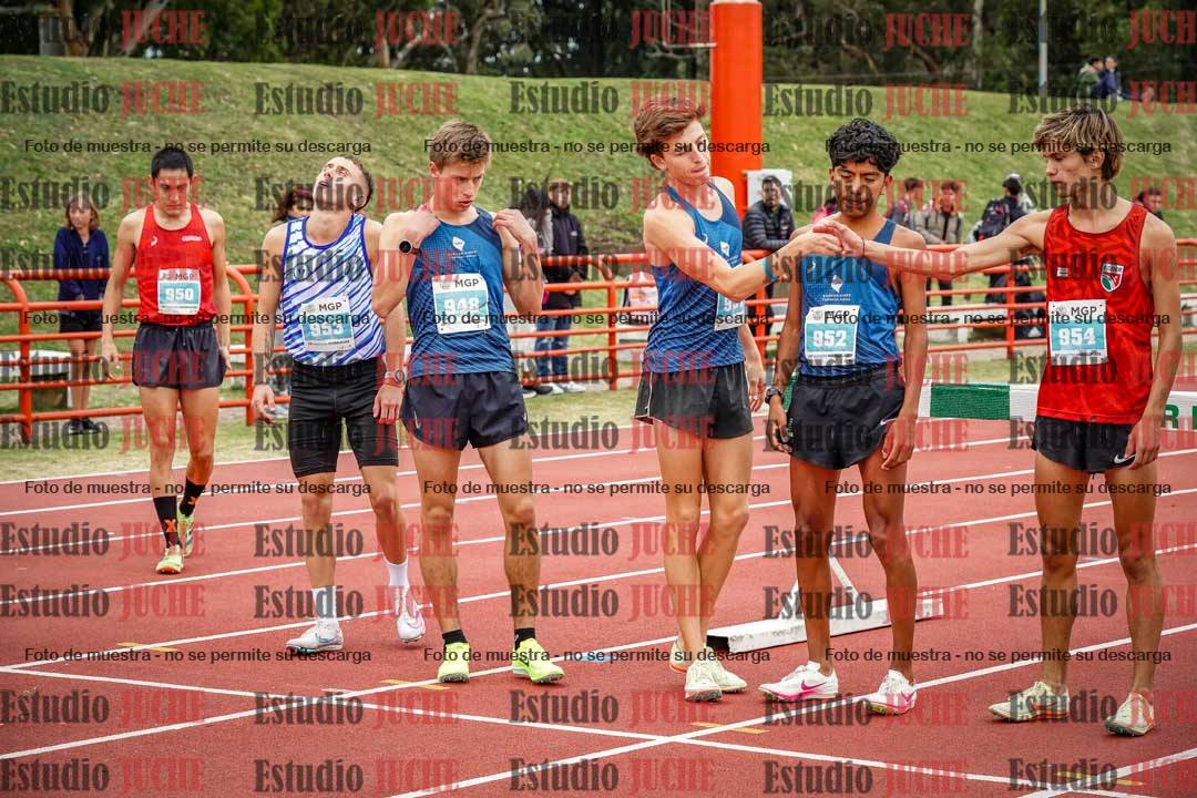 Fotos de los 3000 m con obstáculos de varones