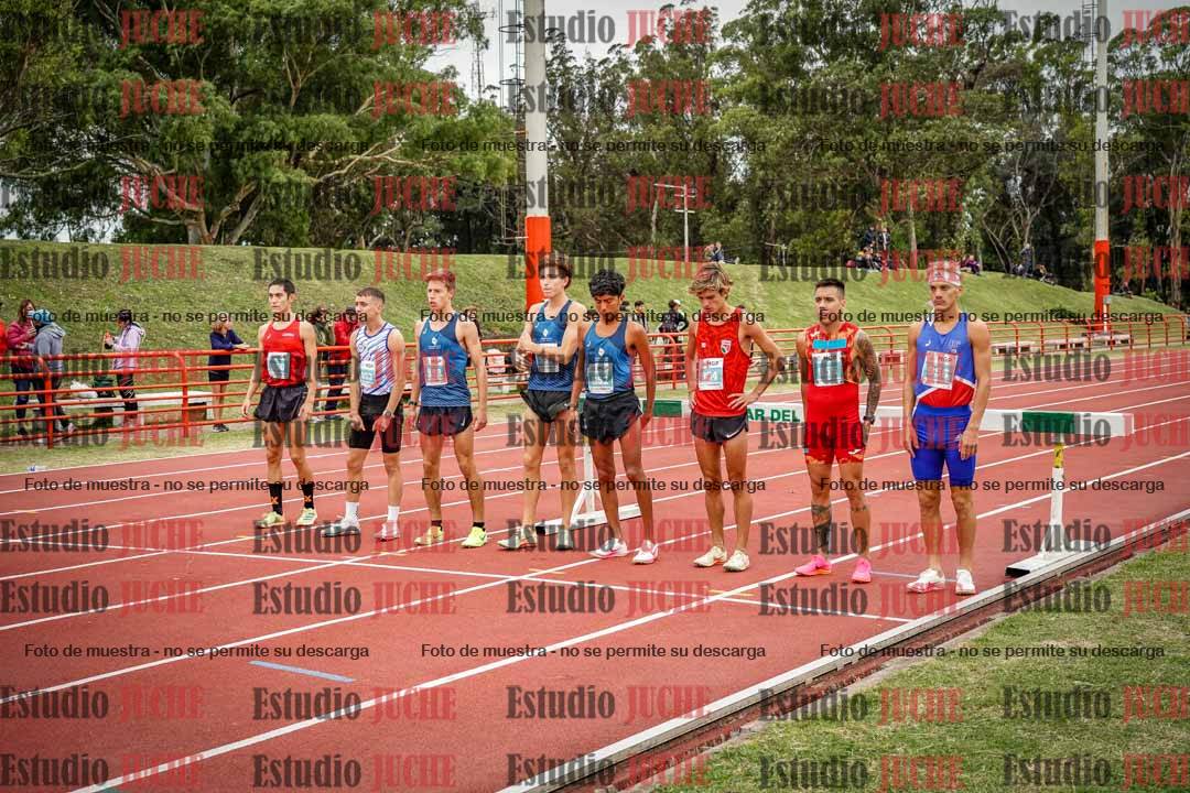Fotos de los 3000 m con obstáculos de varones