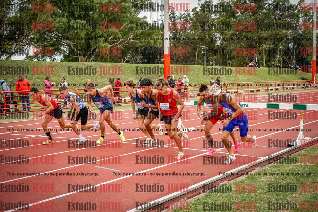 Fotos de los 3000 m con obstáculos de varones