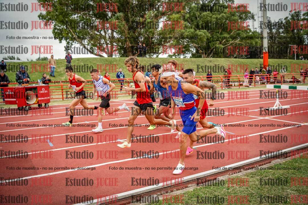 Fotos de los 3000 m con obstáculos de varones