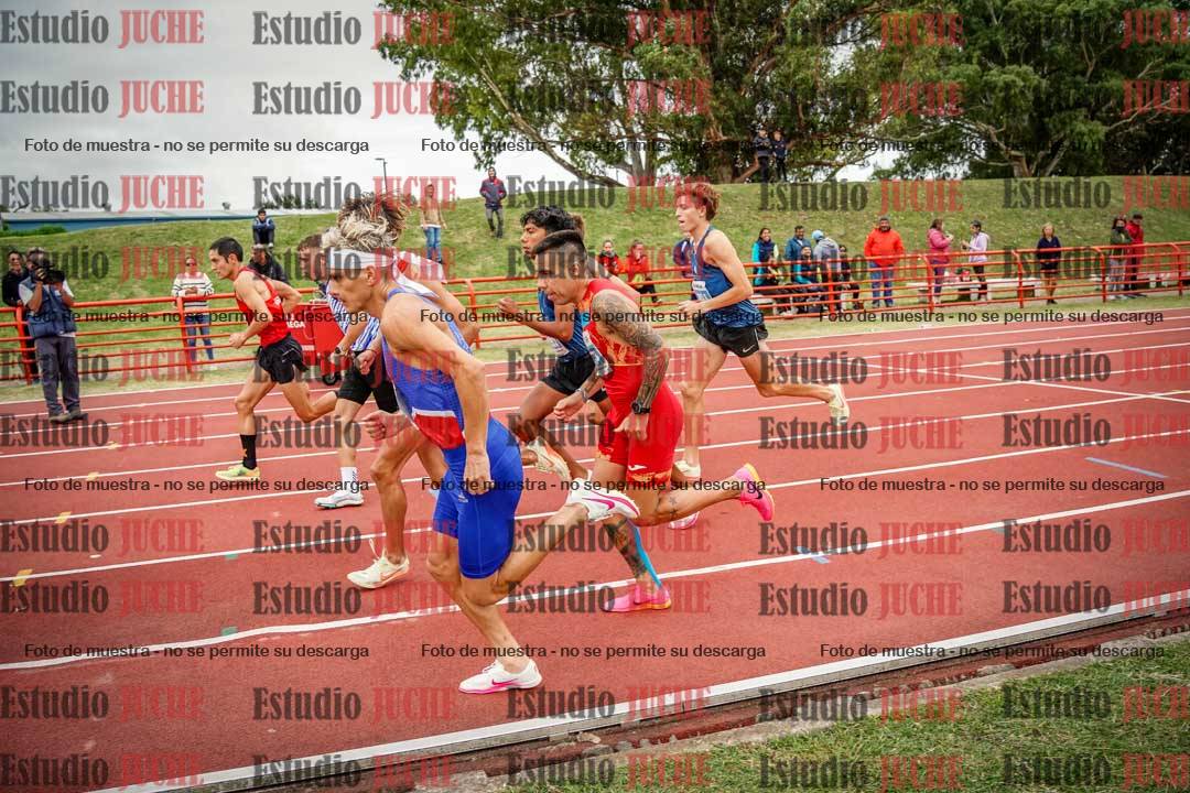 Fotos de los 3000 m con obstáculos de varones
