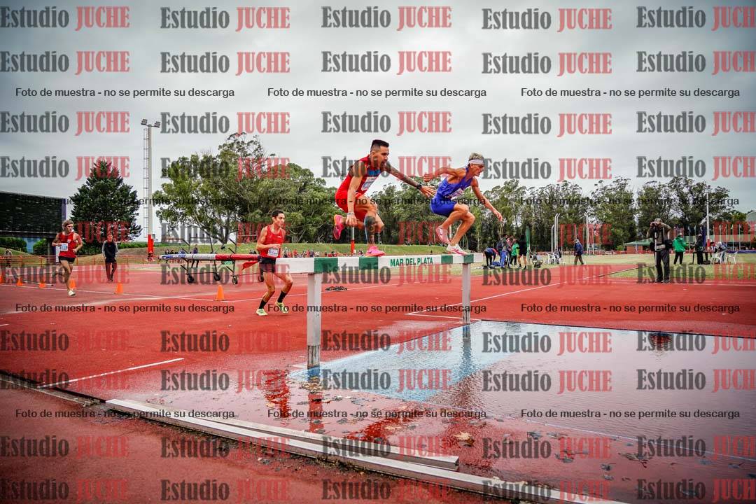 Fotos de los 3000 m con obstáculos de varones