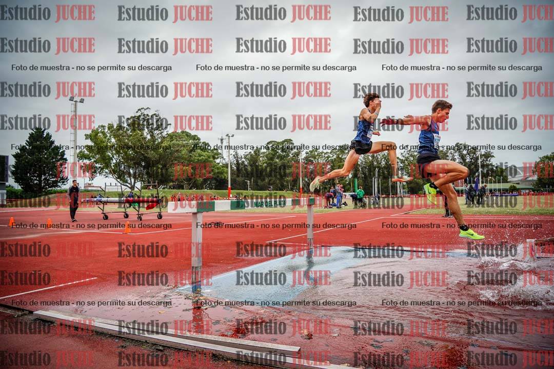 Fotos de los 3000 m con obstáculos de varones