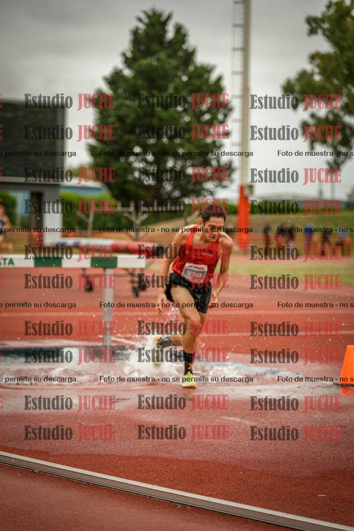 Fotos de los 3000 m con obstáculos de varones