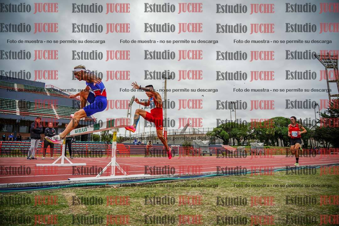 Fotos de los 3000 m con obstáculos de varones