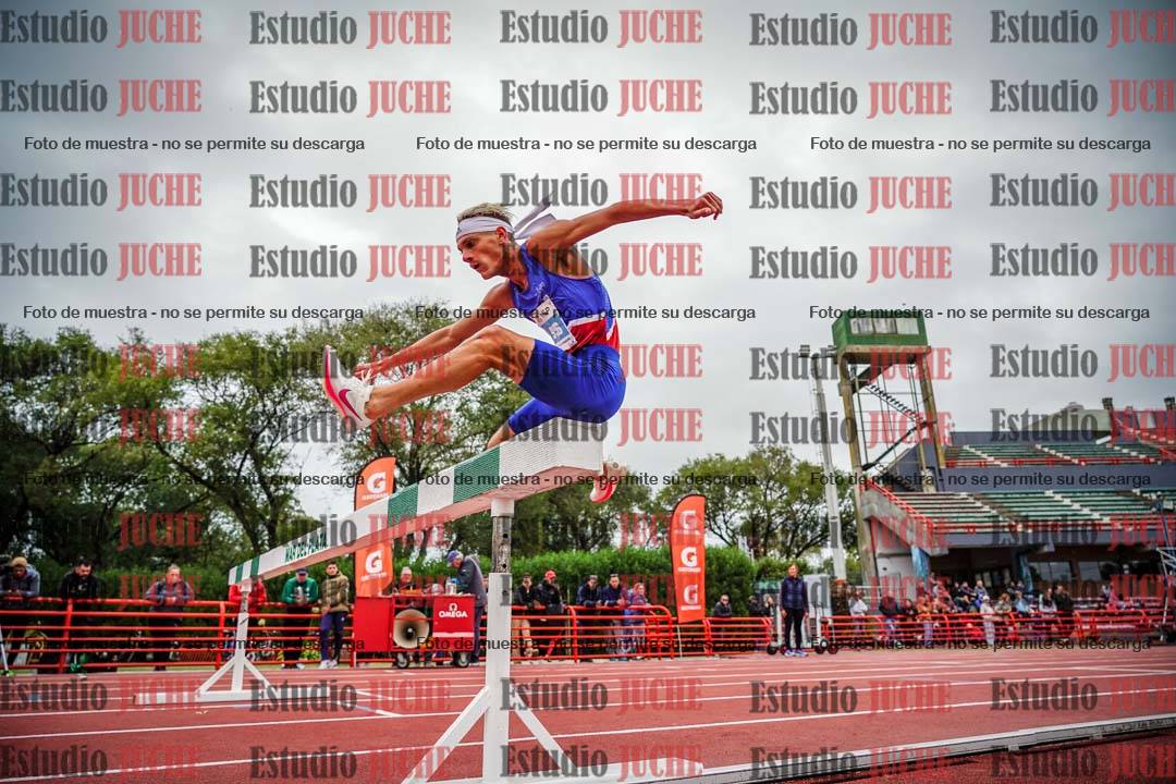 Fotos de los 3000 m con obstáculos de varones