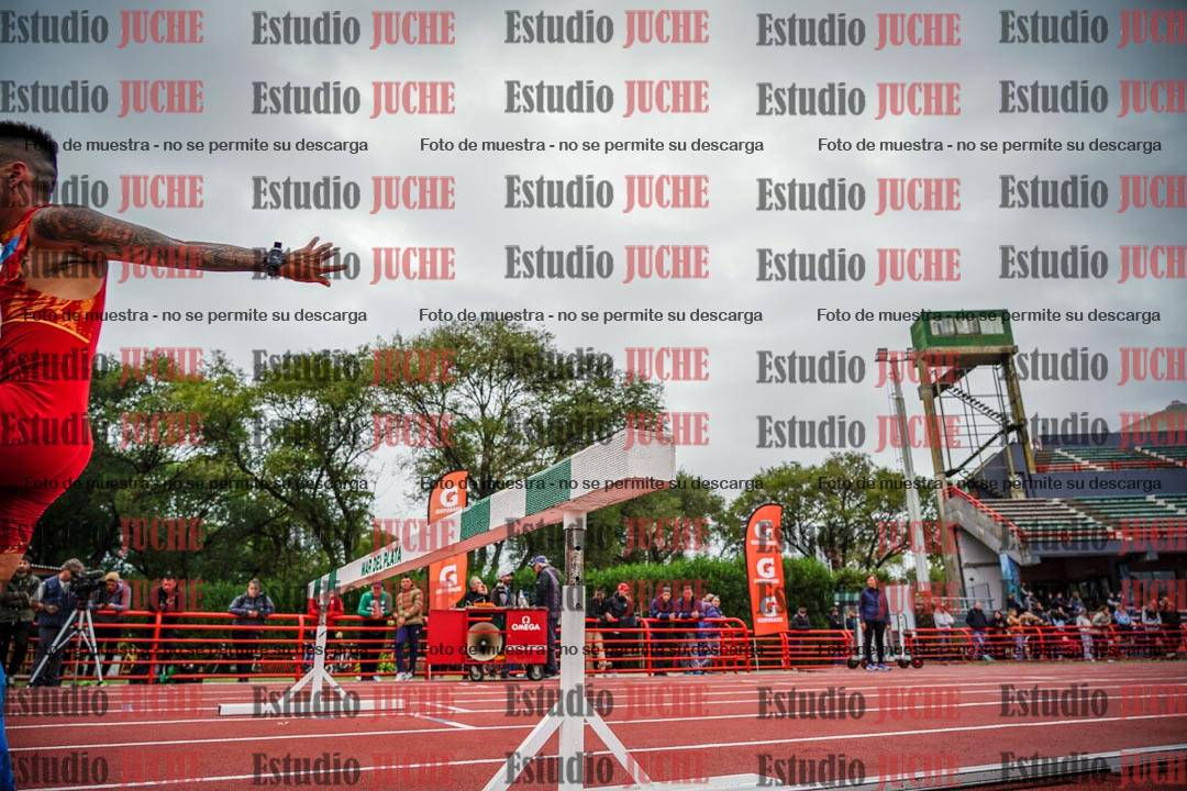 Fotos de los 3000 m con obstáculos de varones
