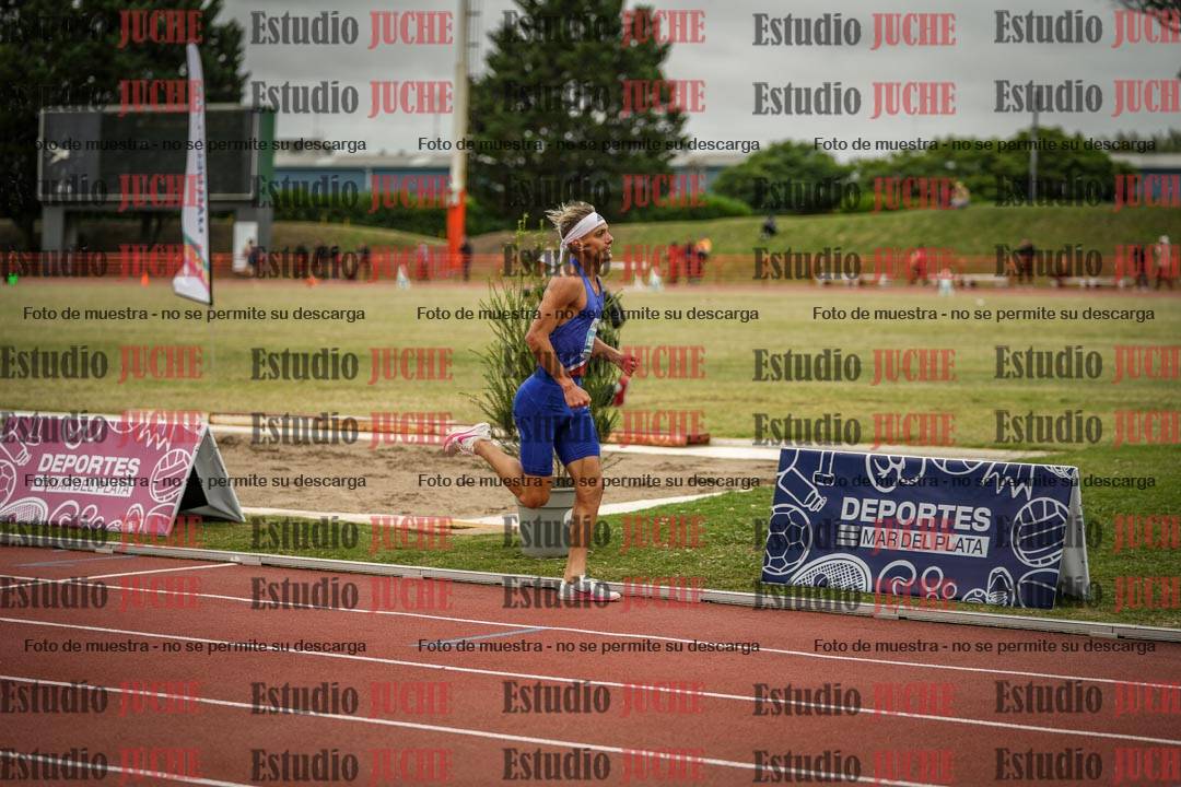 Fotos de los 3000 m con obstáculos de varones