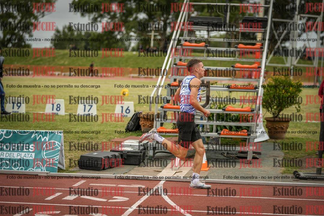Fotos de los 3000 m con obstáculos de varones