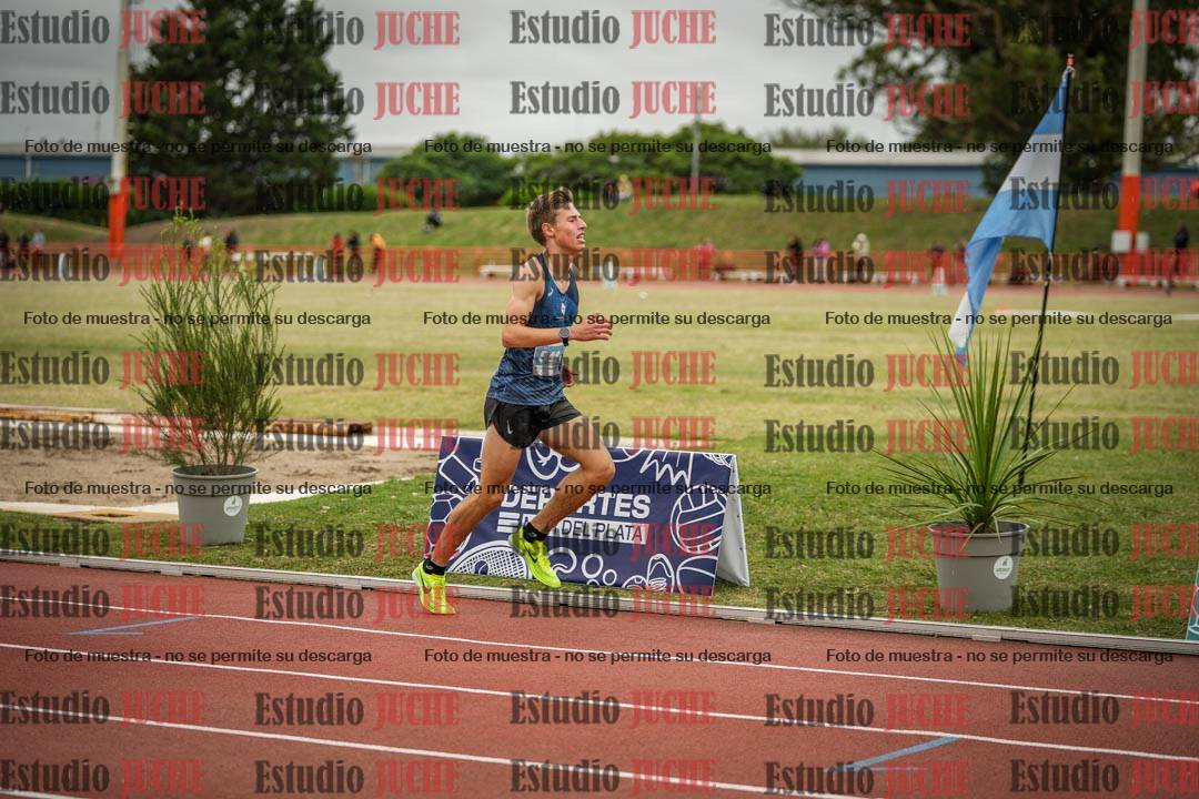 Fotos de los 3000 m con obstáculos de varones