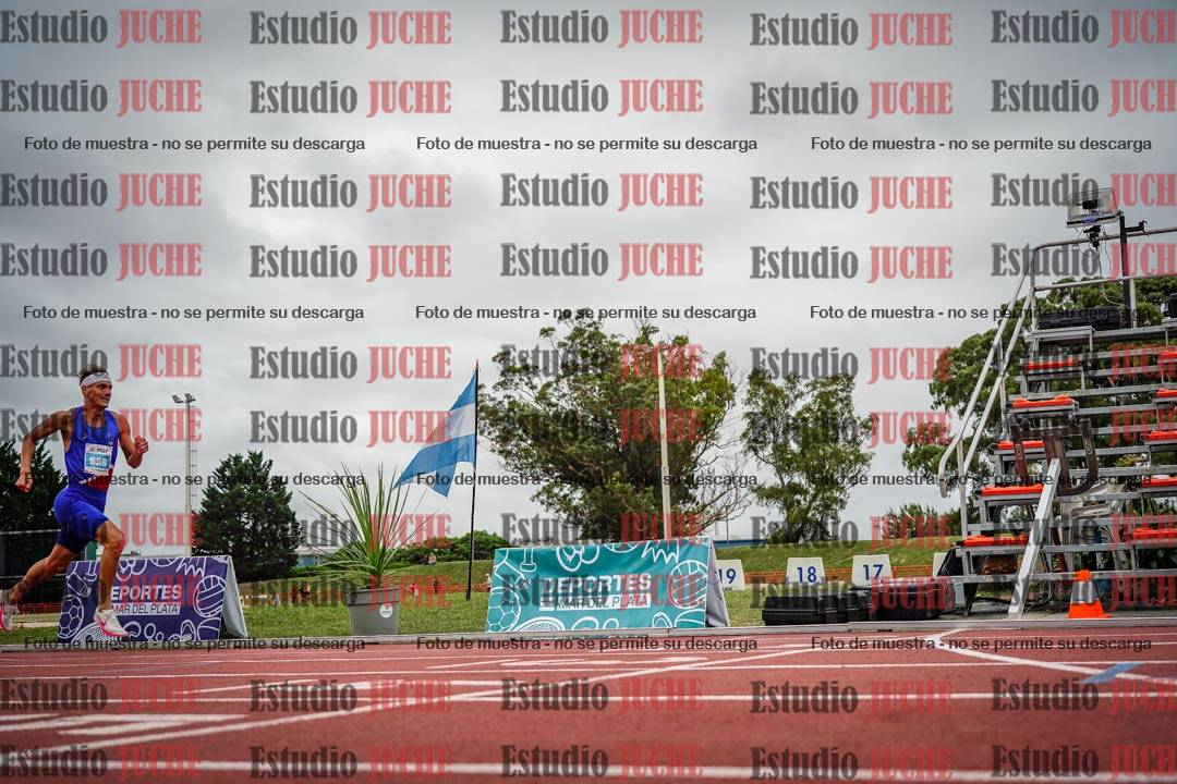 Fotos de los 3000 m con obstáculos de varones