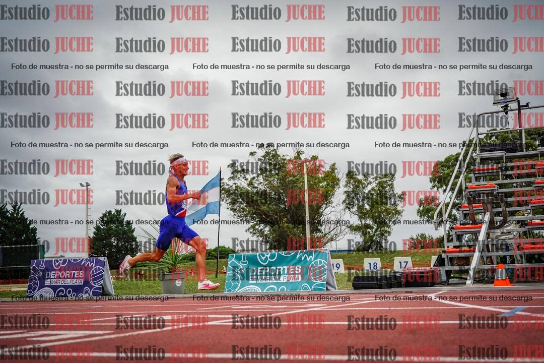 Fotos de los 3000 m con obstáculos de varones