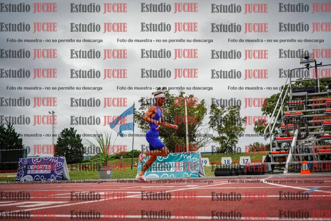 Fotos de los 3000 m con obstáculos de varones
