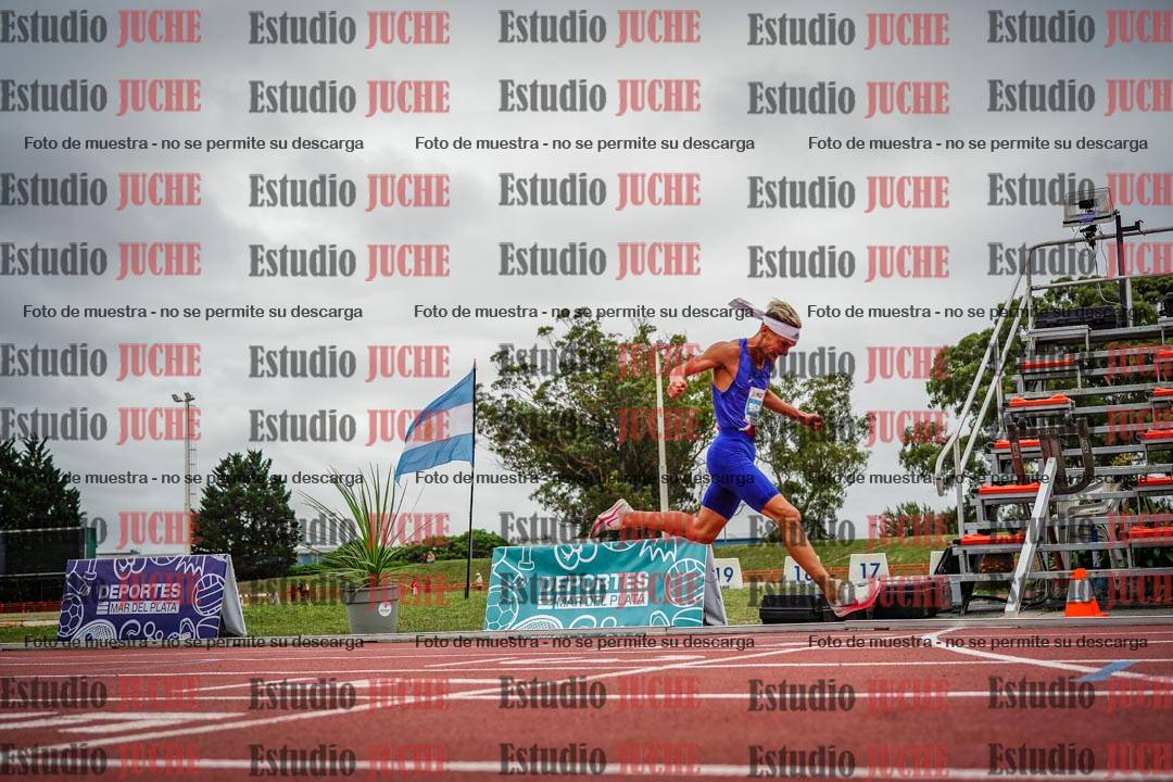 Fotos de los 3000 m con obstáculos de varones