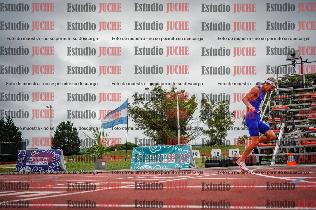 Fotos de los 3000 m con obstáculos de varones